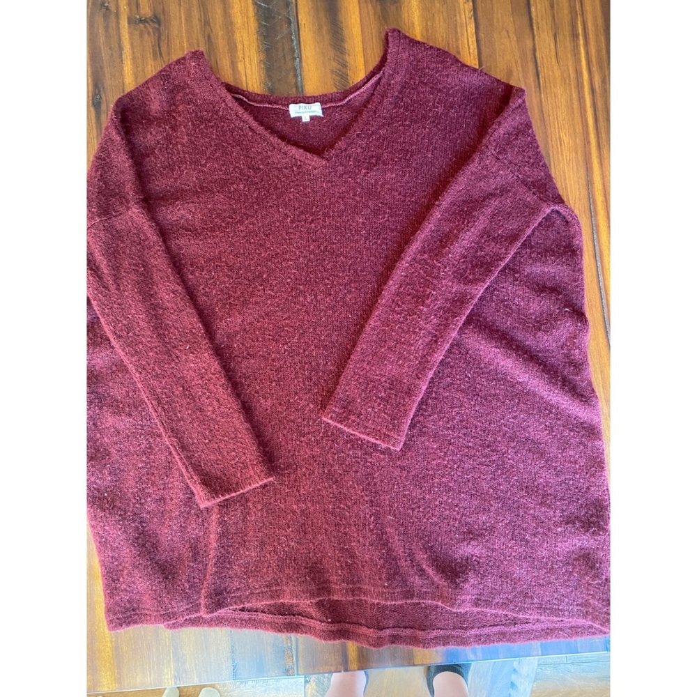 Maroon sweater